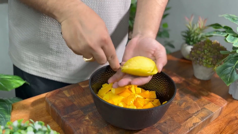 Prepare the Mangoes
